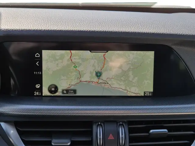 Alfa Romeo Stelvio view 11