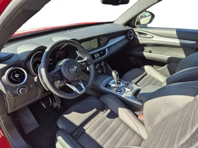 Alfa Romeo Stelvio view 6