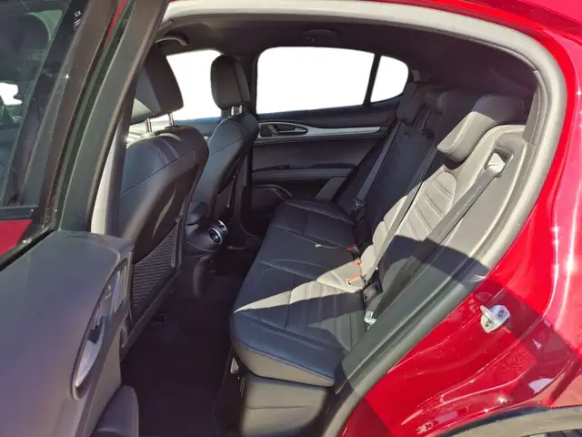 Alfa Romeo Stelvio view 7