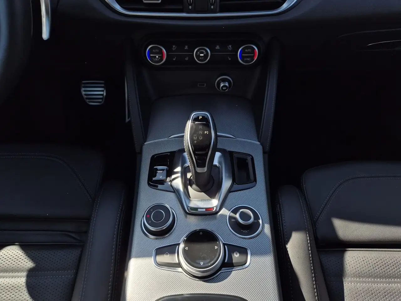 Alfa Romeo Stelvio 2024 — фото 10