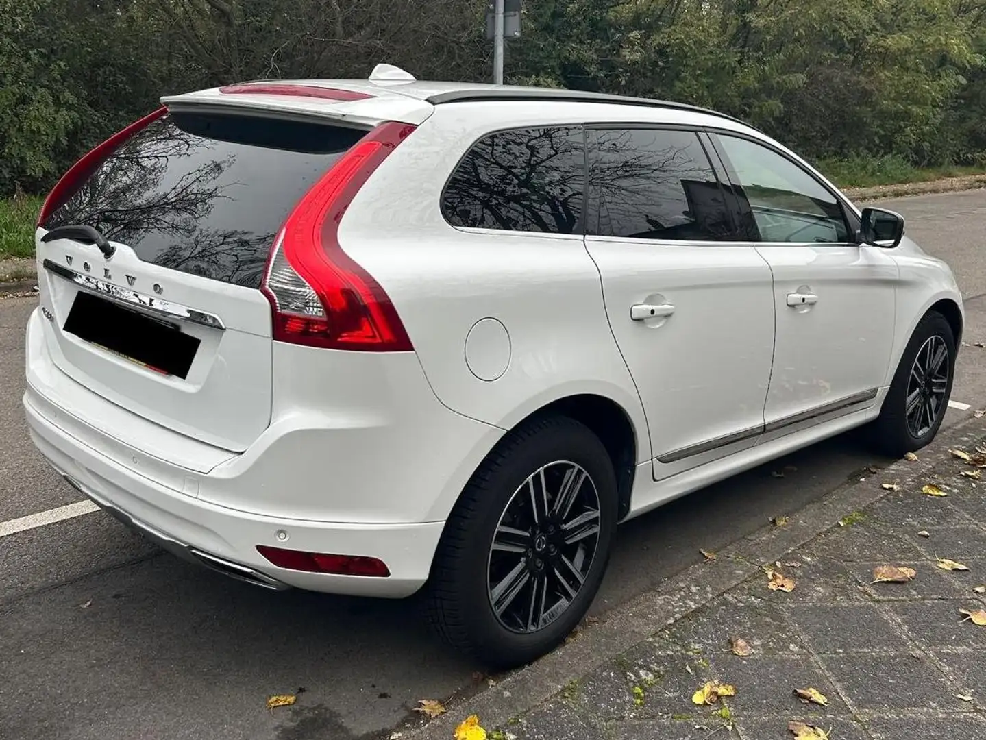 Volvo XC60 XC60 D4 Geartronic Summum Weiß - 2