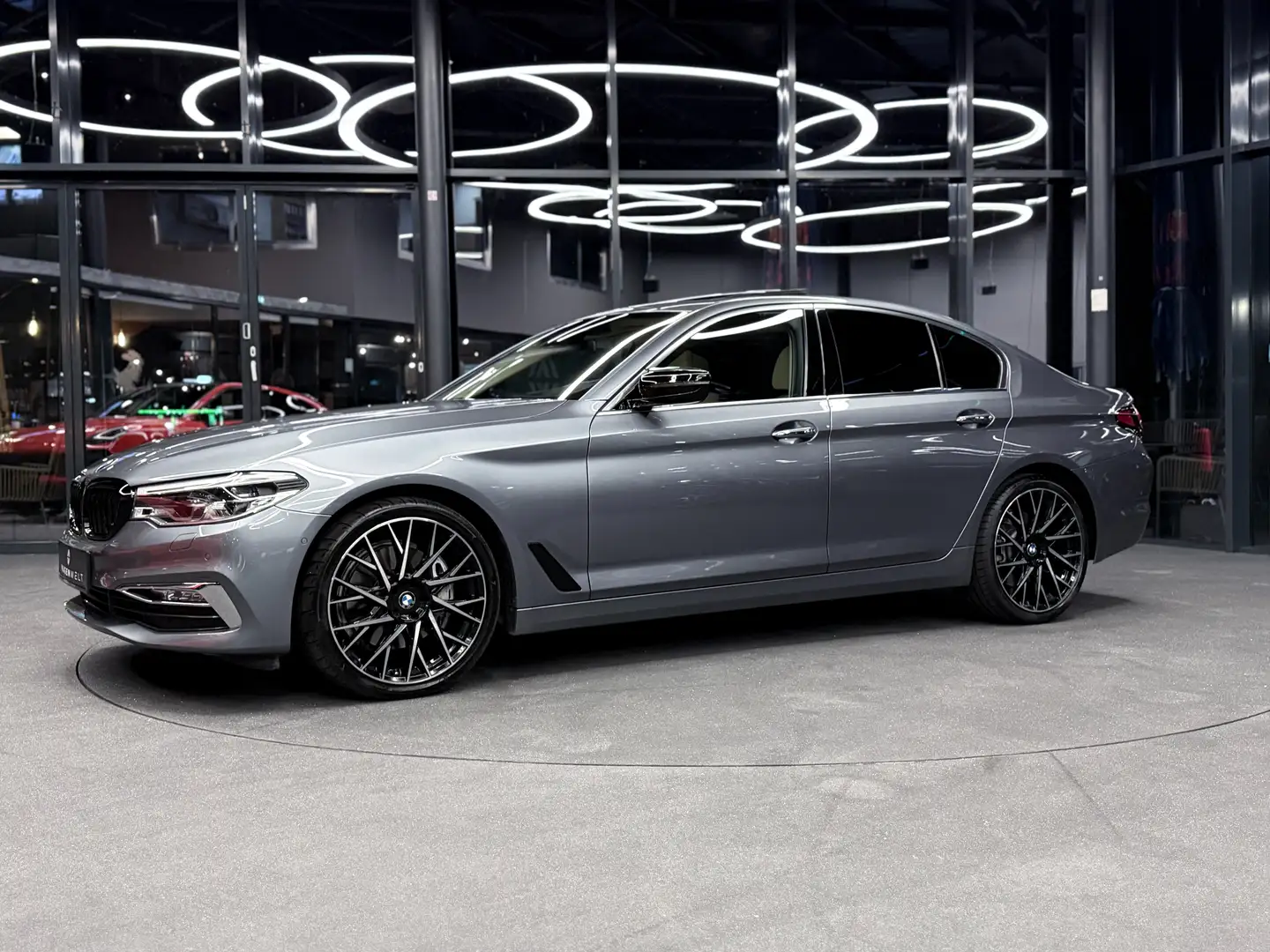 BMW 540 i xDrive Luxury Line, Schiebedach, Head-up-Display Silber - 2