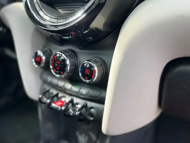 Mini Hatch view 8