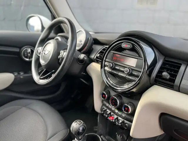 Mini Hatch view 4
