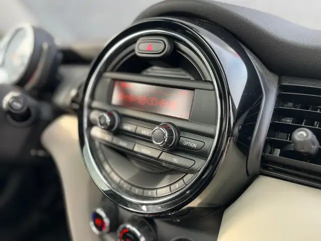 Mini Hatch view 7