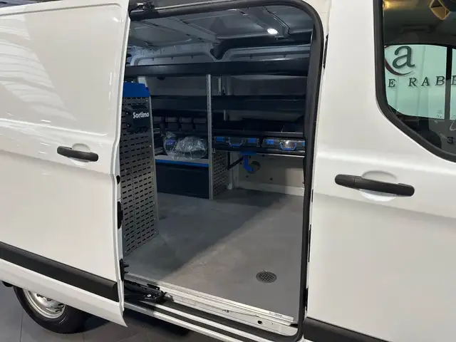 Ford Transit Custom view 6