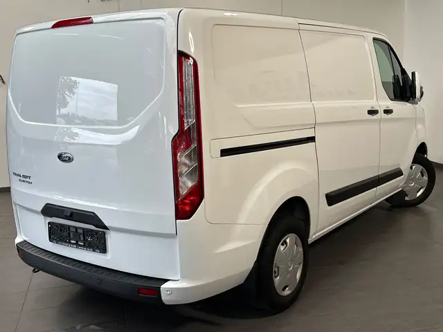 Ford Transit Custom view 4