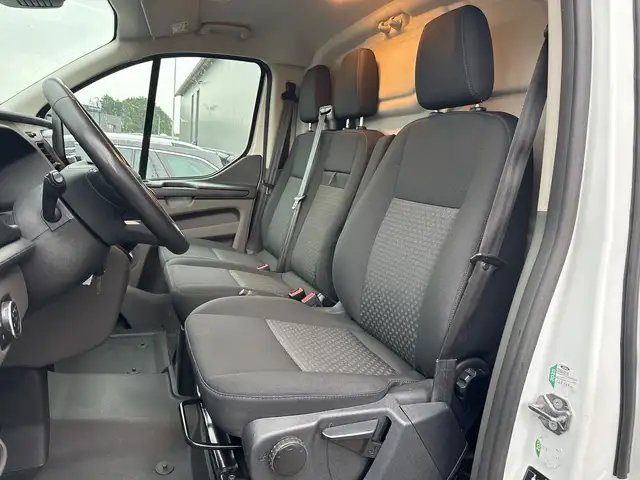 Ford Transit Custom view 11