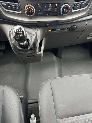 Ford Transit Custom view 13