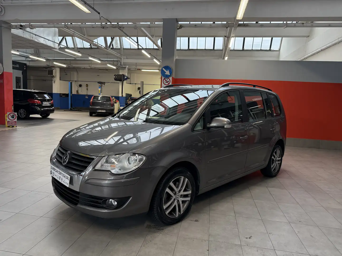 Volkswagen Touran 1.9 tdi SPORTLINE dsg 7 posti Silver - 1
