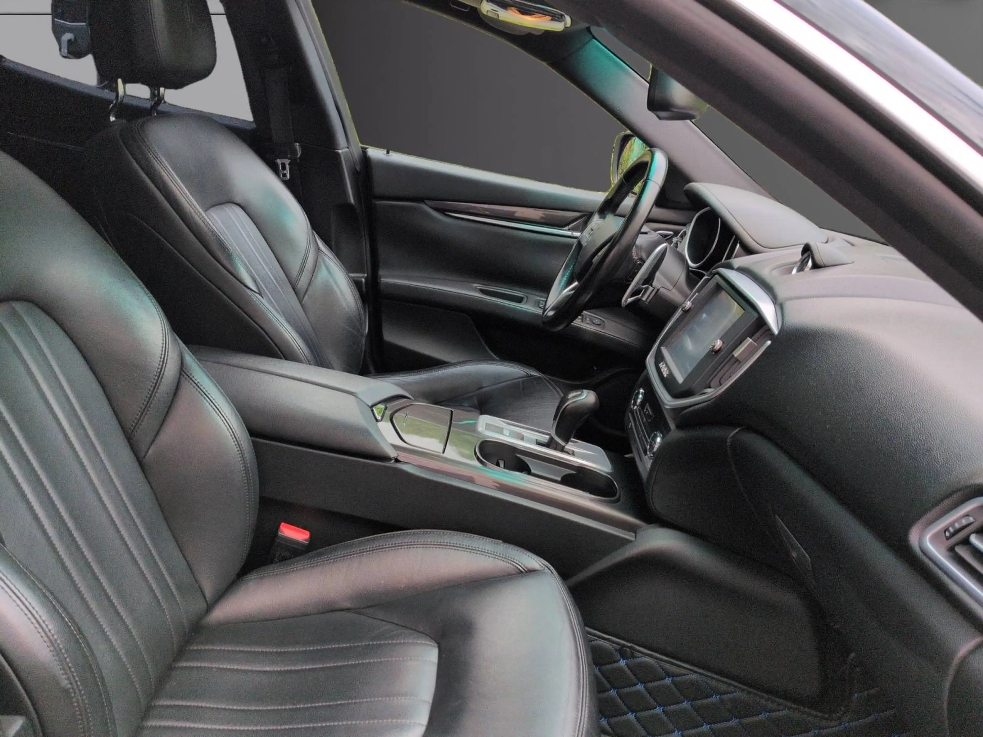 Maserati Ghibli Ghibli 3.0 D — photo 8