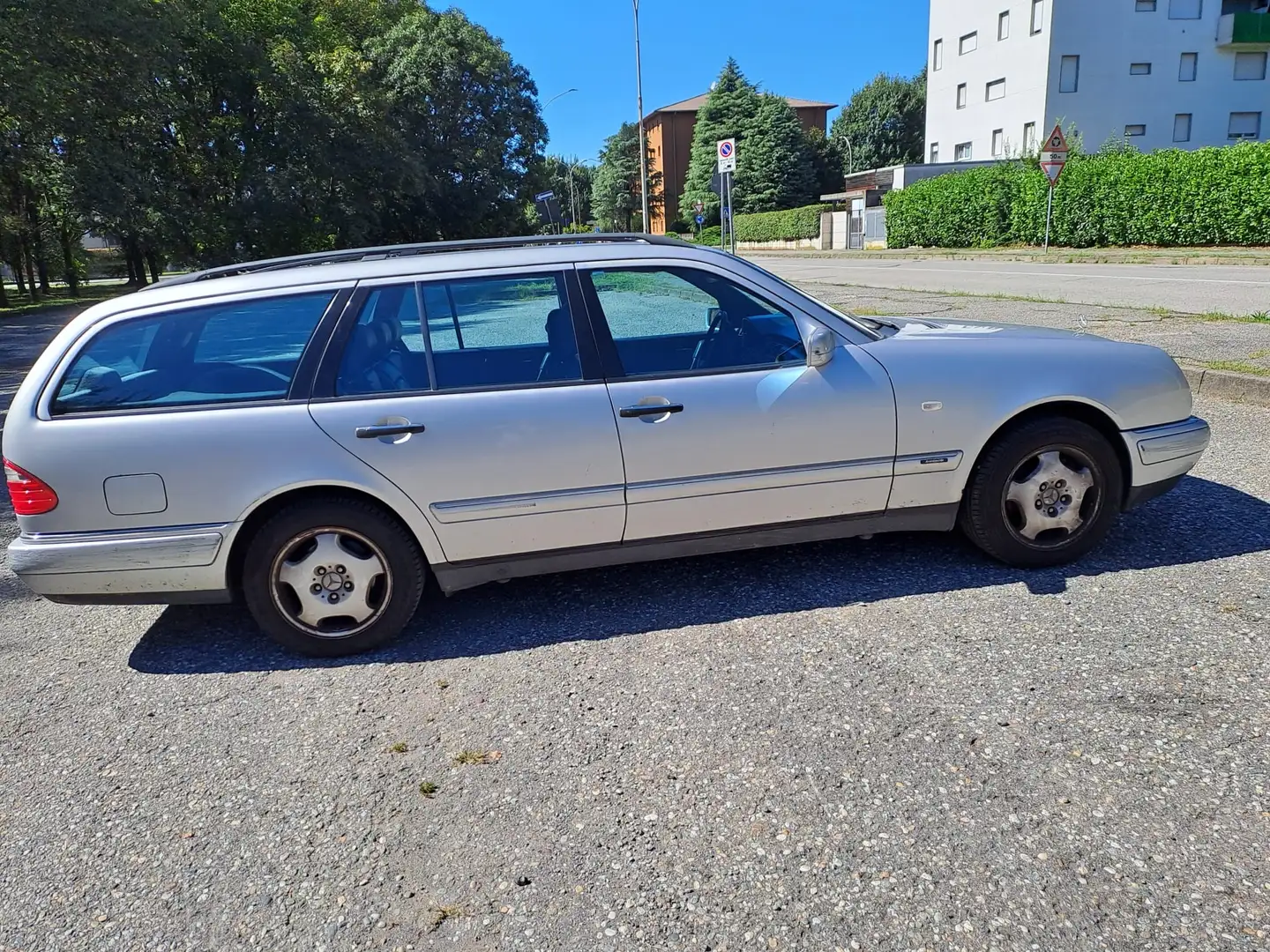 Mercedes-Benz E 280 E SW 280 V6 Avantgarde 4matic - 1