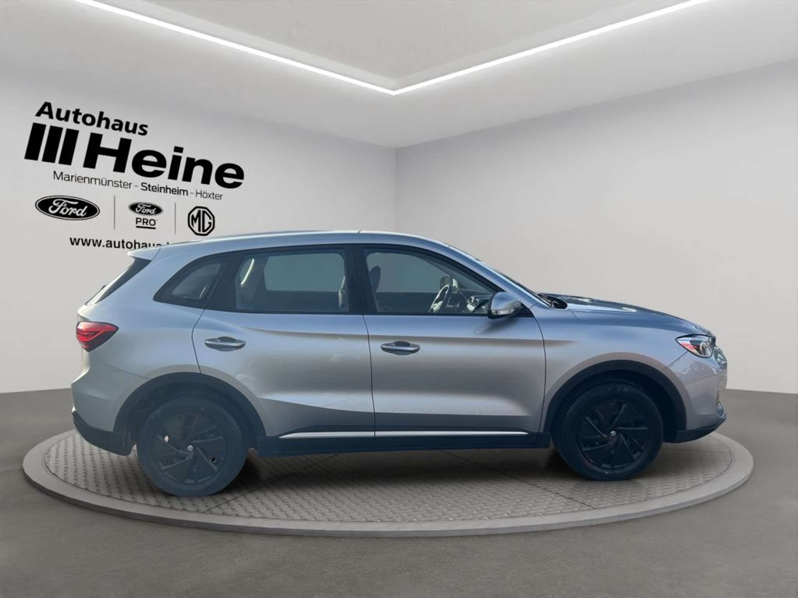 Fahrzeugabbildung MG ZS ICE 1.5 STD *KLIMA *CARPLAY *PDC *NAVI - mit KI generiert/bearbeitet
