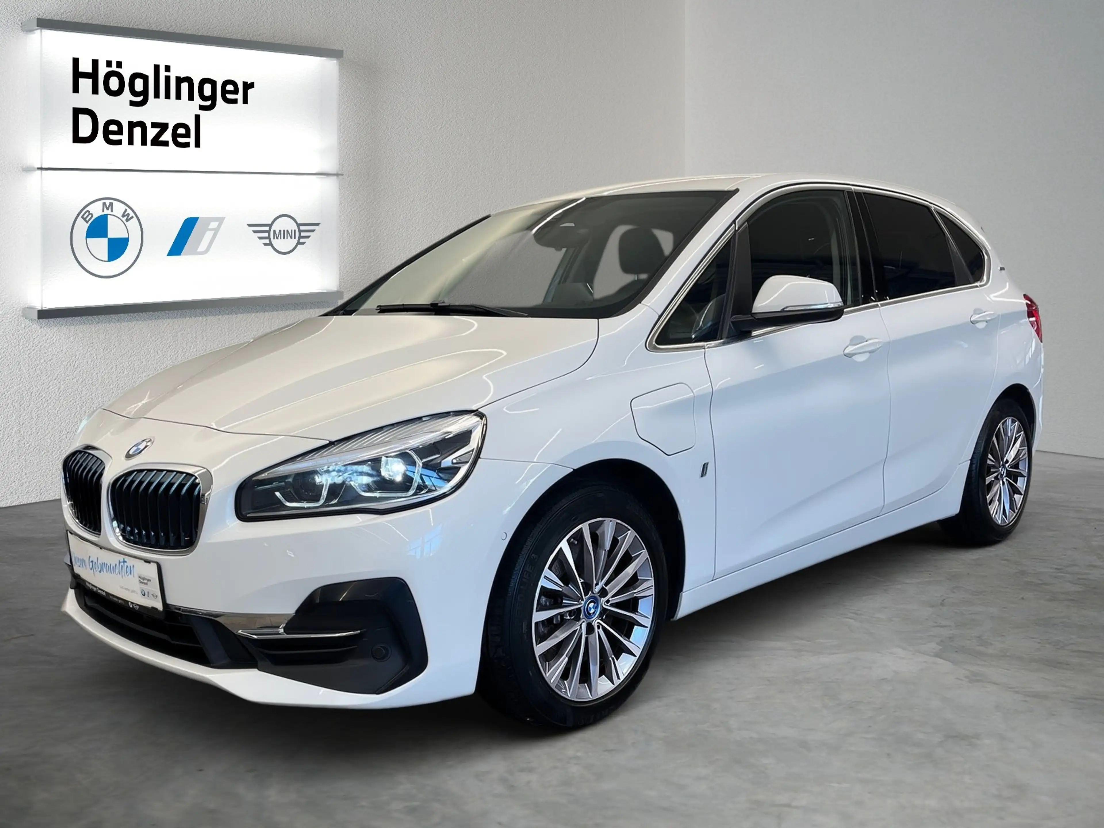 BMW 225 xe — photo 2