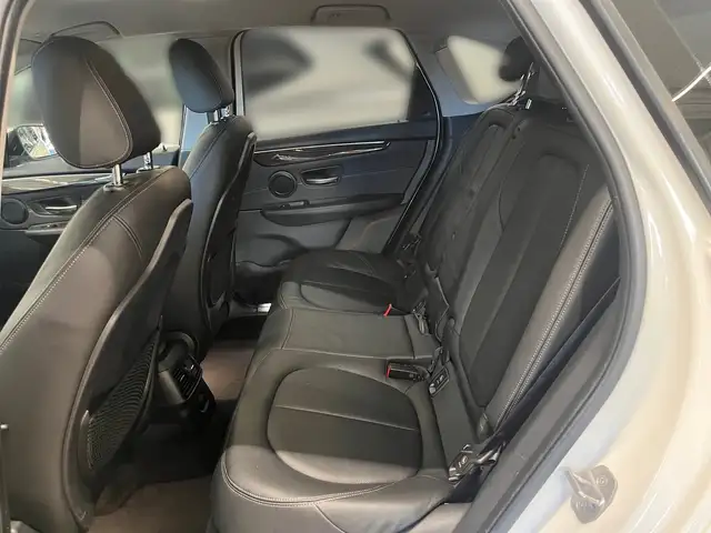 BMW 2 Series view 6