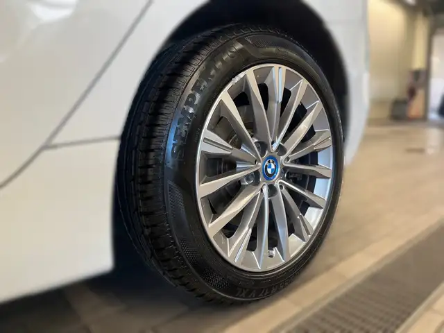 BMW 2 Series view 3