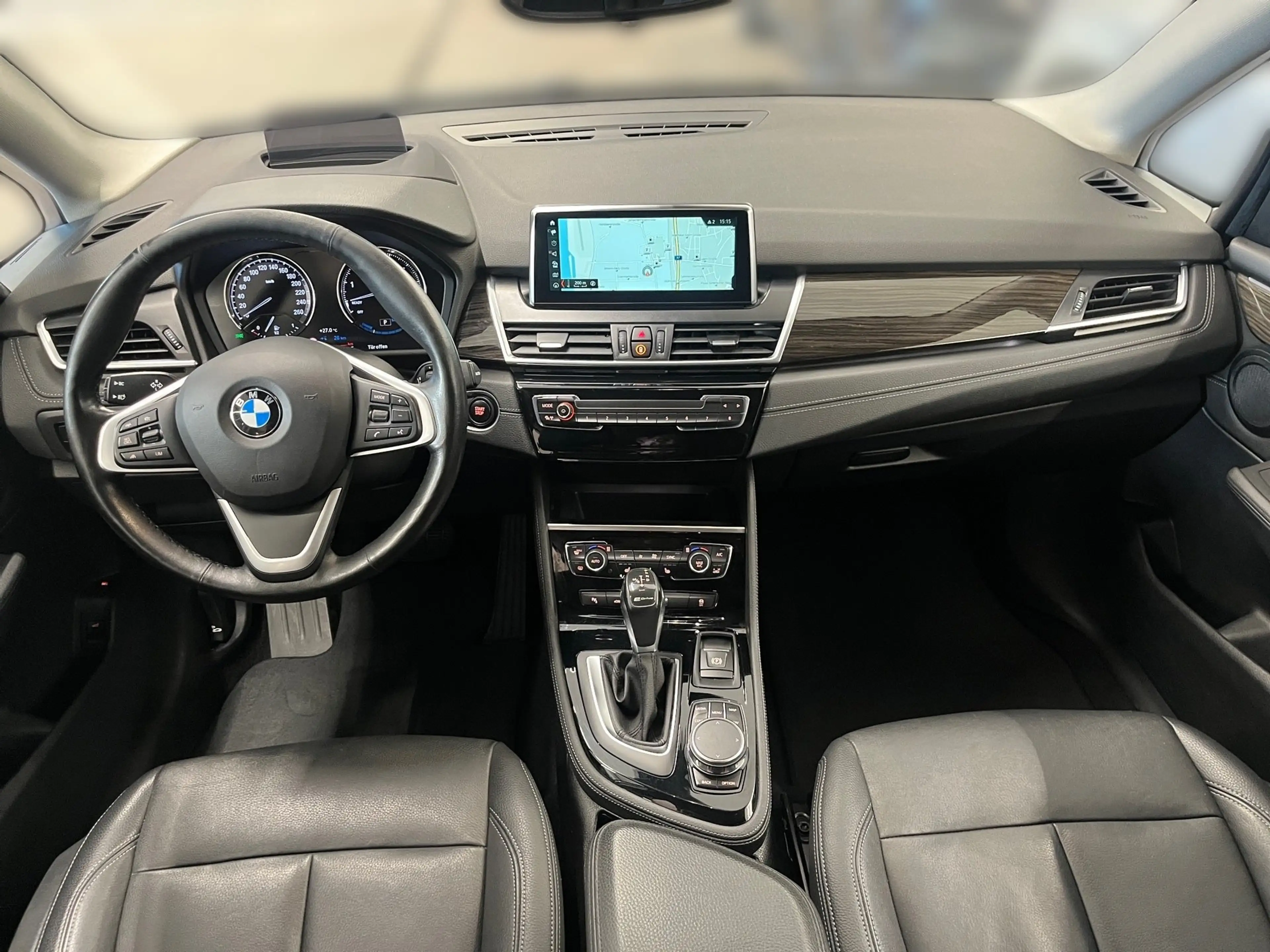 BMW 225 xe — photo 8