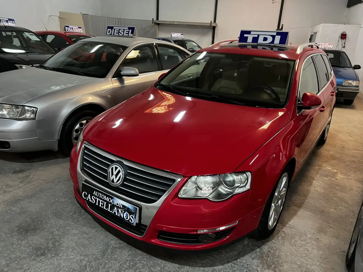 Volkswagen Passat 2.0TDI CR Advance 4Motion Rojo - 2