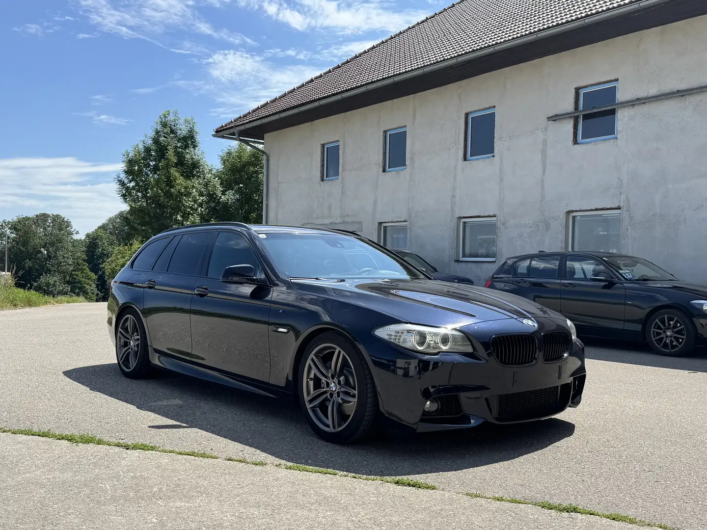 BMW 530 F11 530d xDrive M-Paket Individual Zwart - 1
