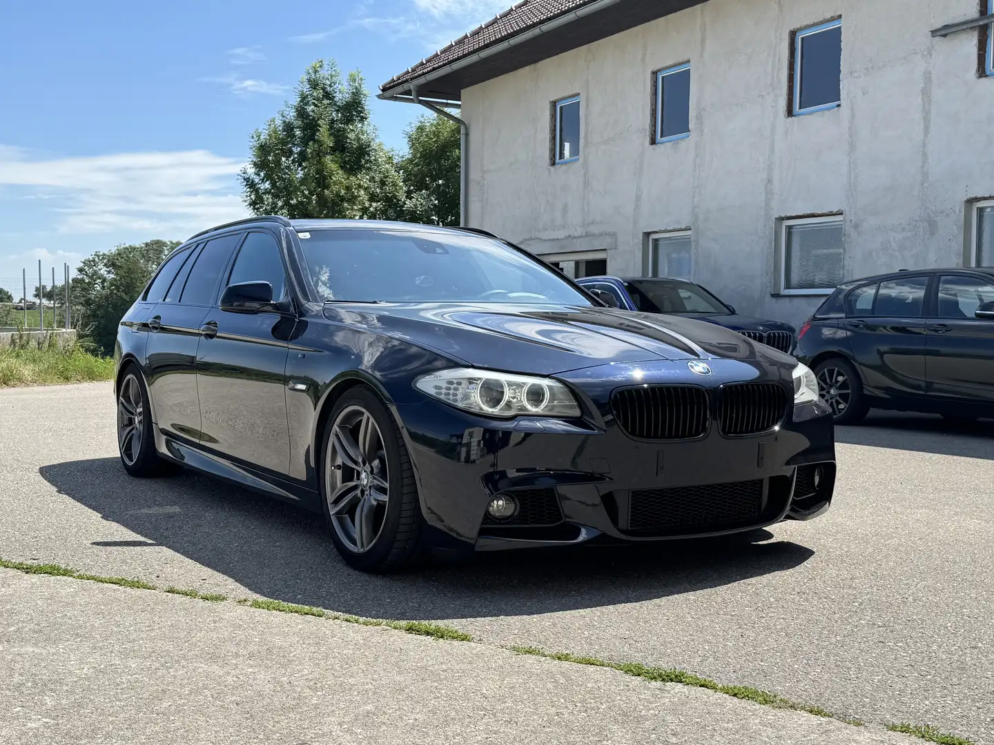 BMW 530 F11 530d xDrive M-Paket Individual Zwart - 2