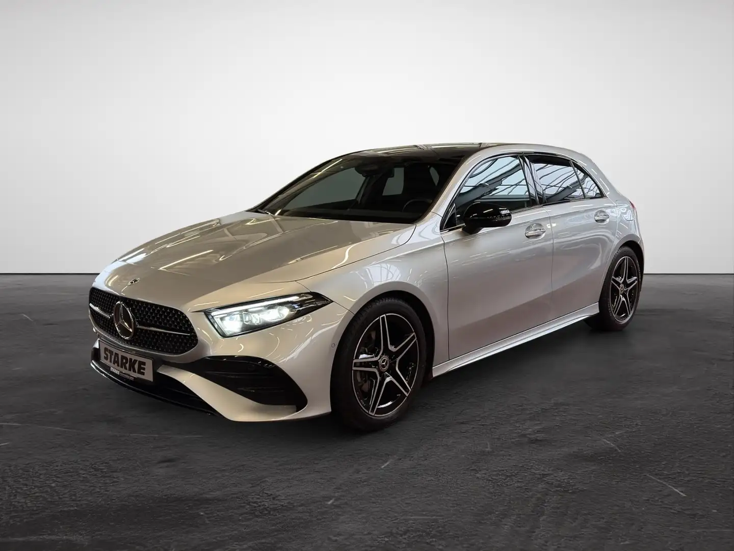 Mercedes-Benz A 200 AMG Line Silber - 2