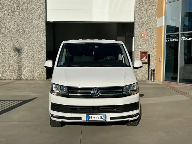Volkswagen T6 Caravelle Volkswagen T6 Caravelle 2.0 TDI 9 Posti Euro6b