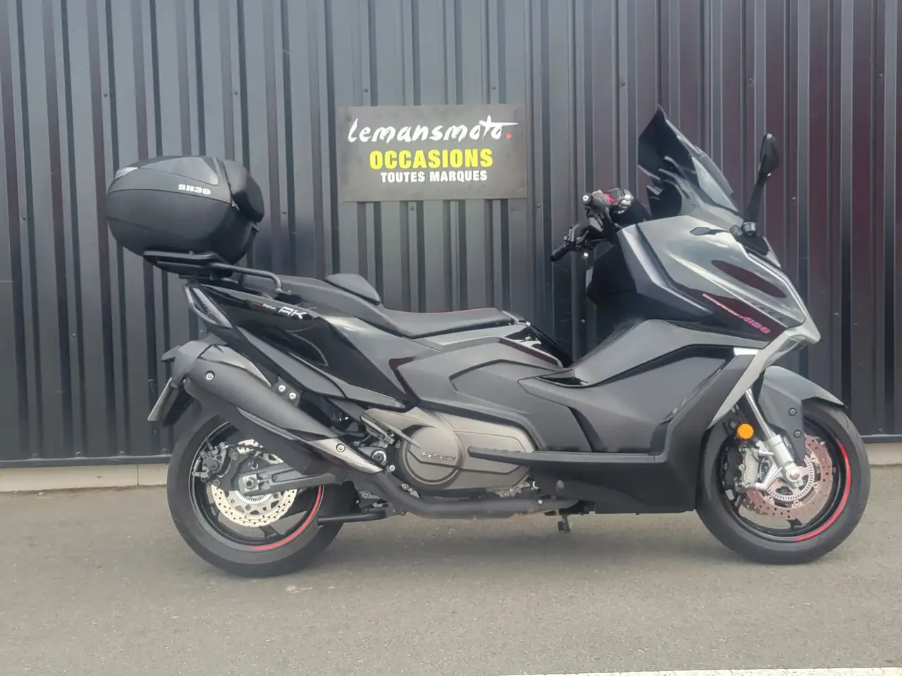 Kymco AK 550