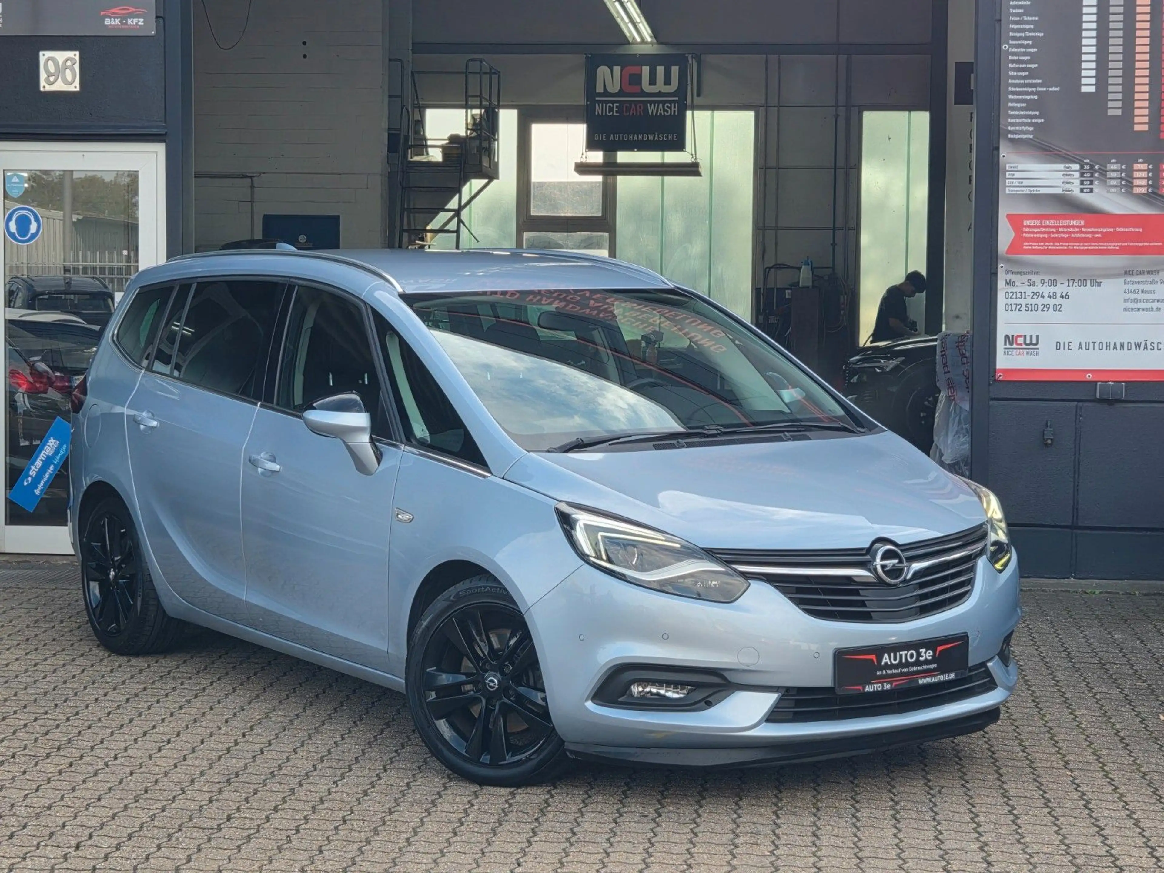 Opel Zafira C Business Innovation Navi LED PDC AHK...