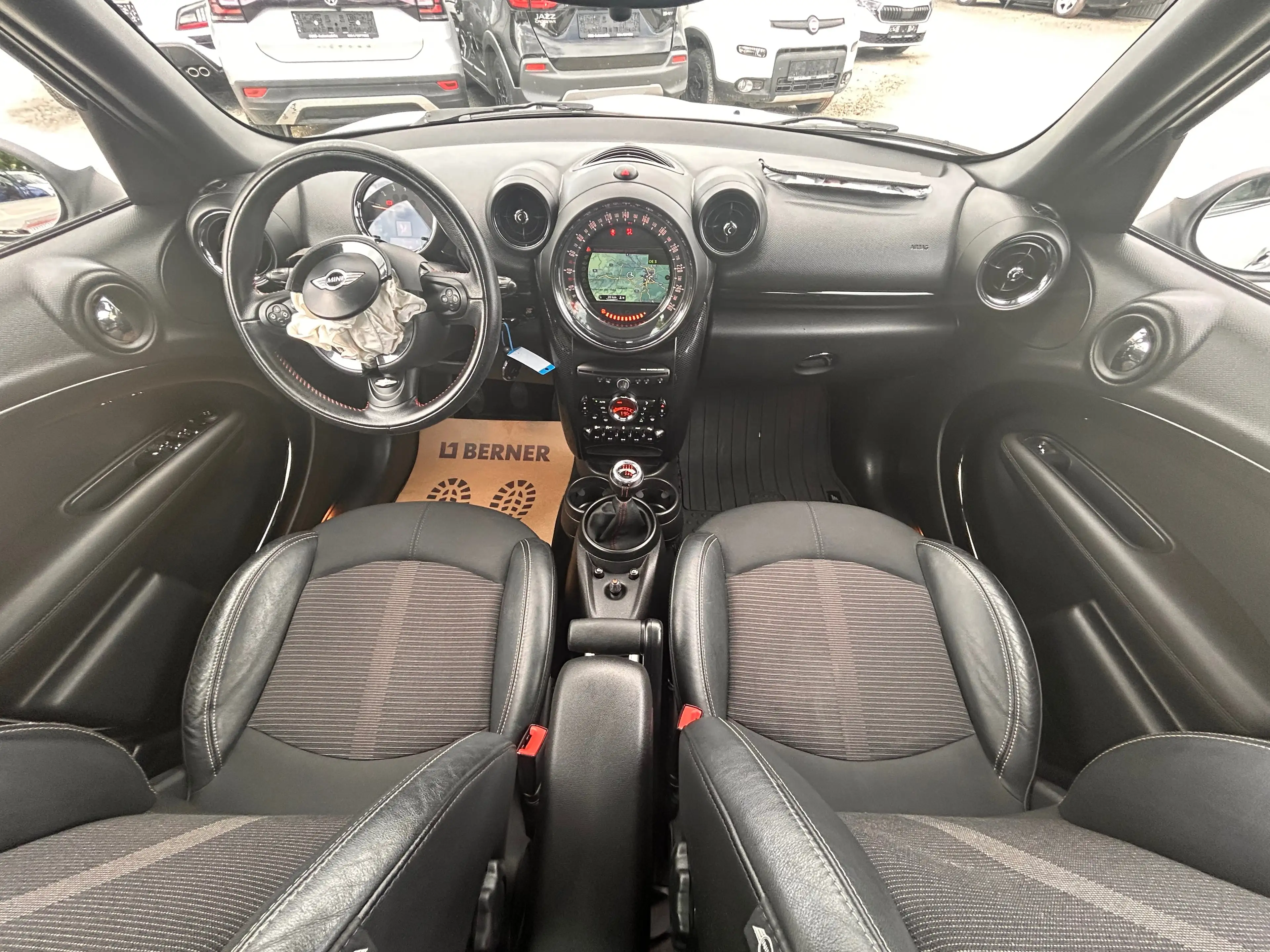 MINI Cooper D Countryman Cooper D All4 Teilleder Xenon Navi Panorama — photo 15