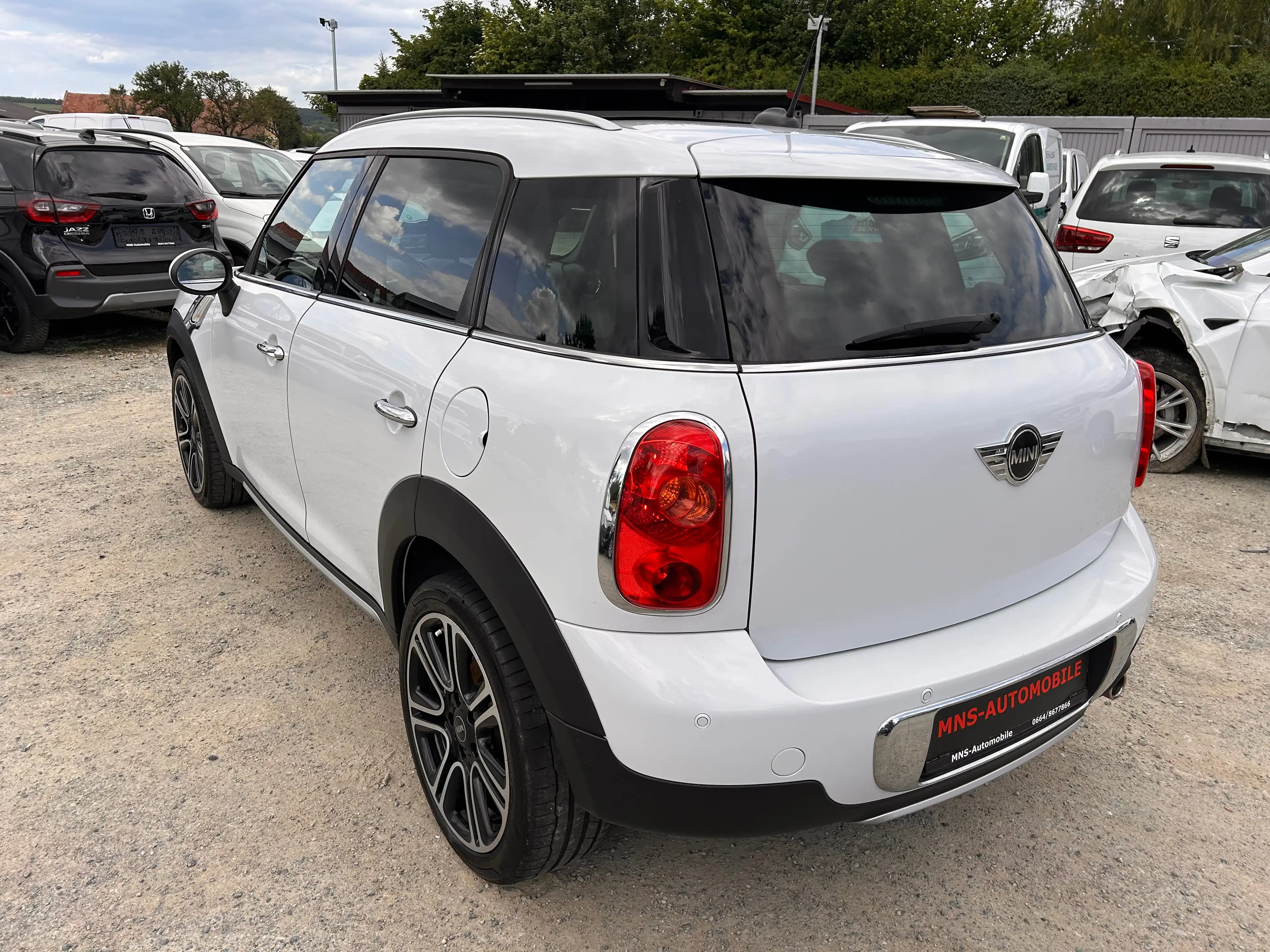 MINI Cooper D Countryman Cooper D All4 Teilleder Xenon Navi Panorama — photo 7
