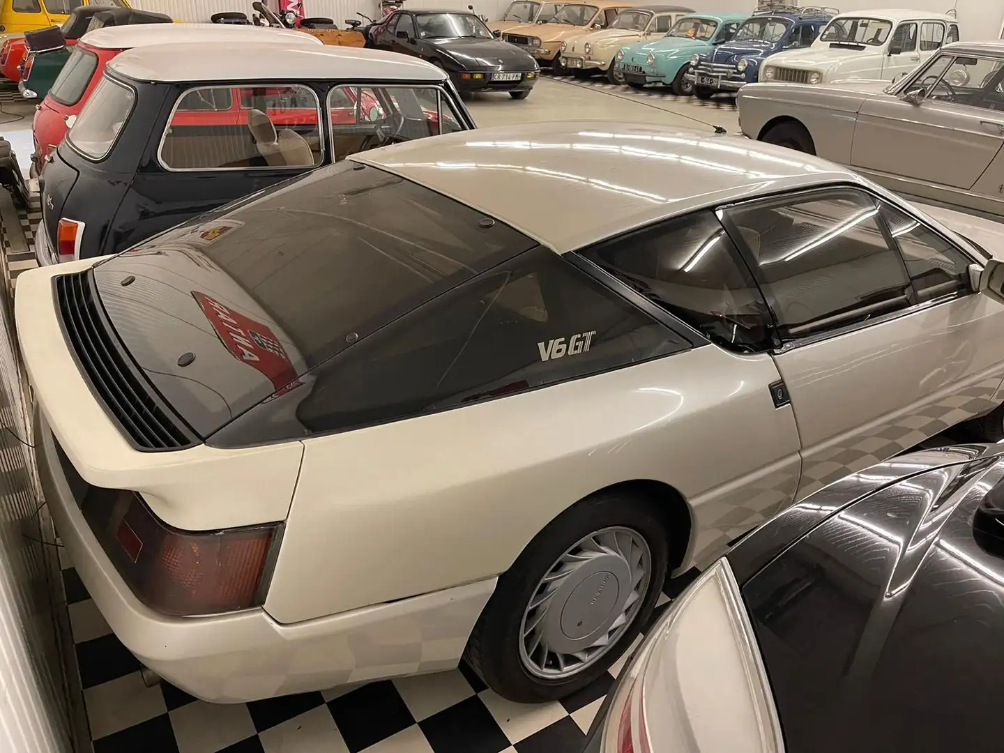 Renault Alpine V6 GT - 1