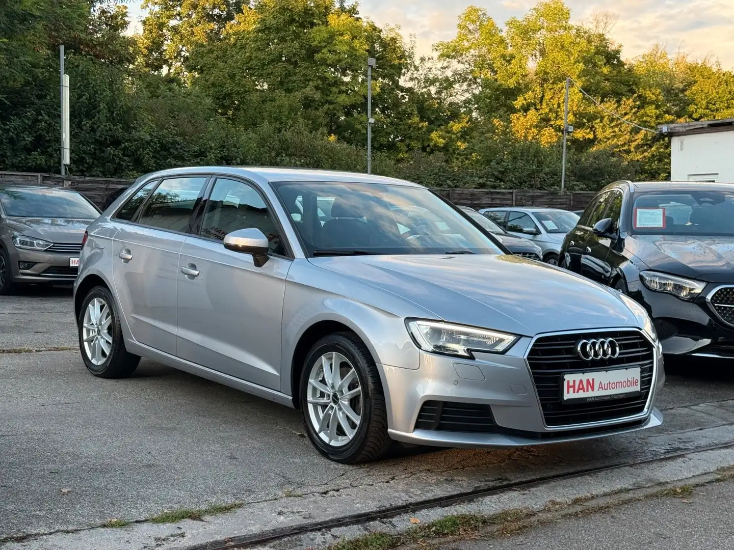 Audi A3 Sportback 35 TFSI /Automatik/Navi/Xenon/Temp. Silber - 2