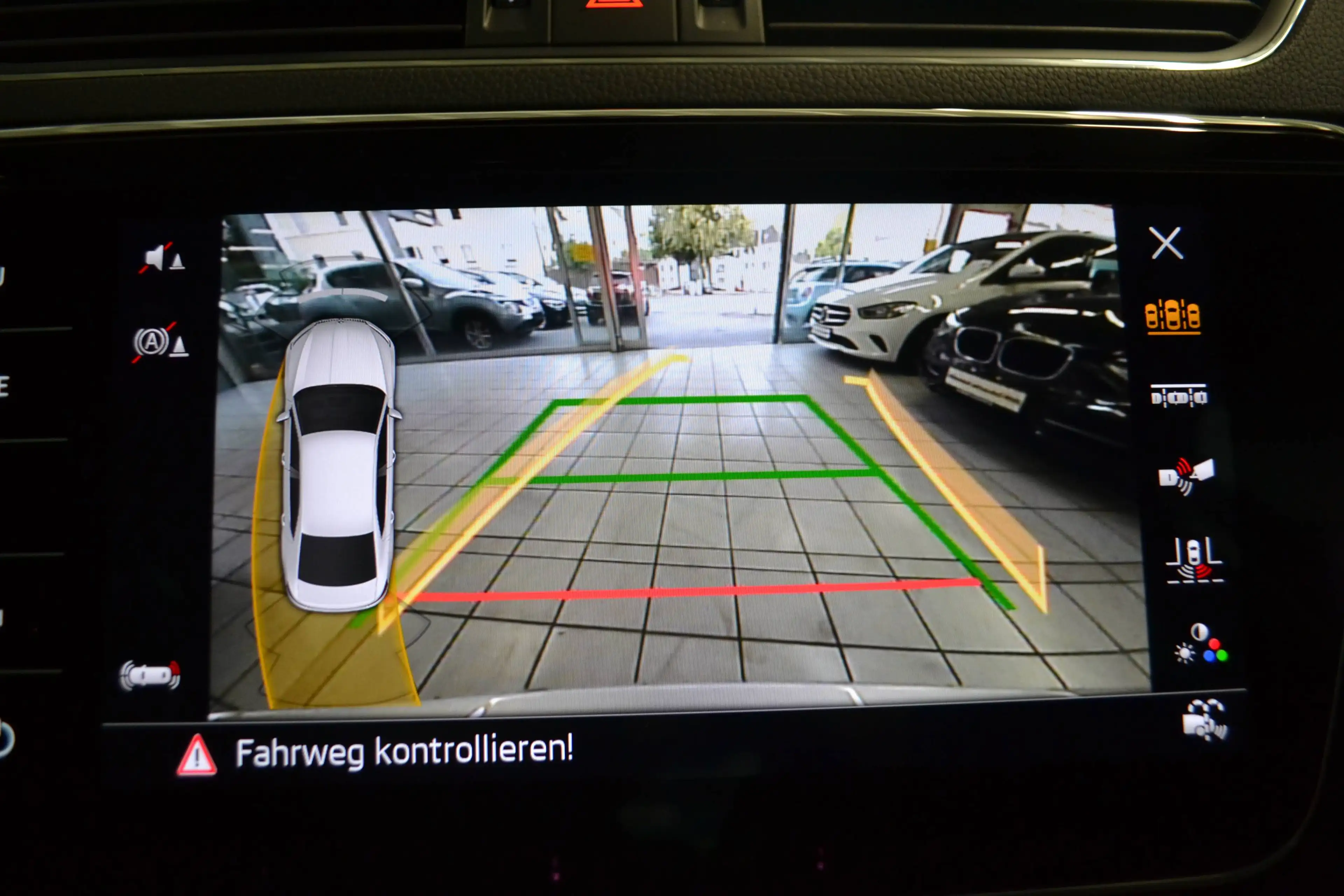 Skoda Superb Style iV *PLUG in HYBRID*LED*LEDER/ALCANTARA*VIRTUAL-COCKPIT*KAMERA*NAVIGATION*ALU19zoll* — photo 9
