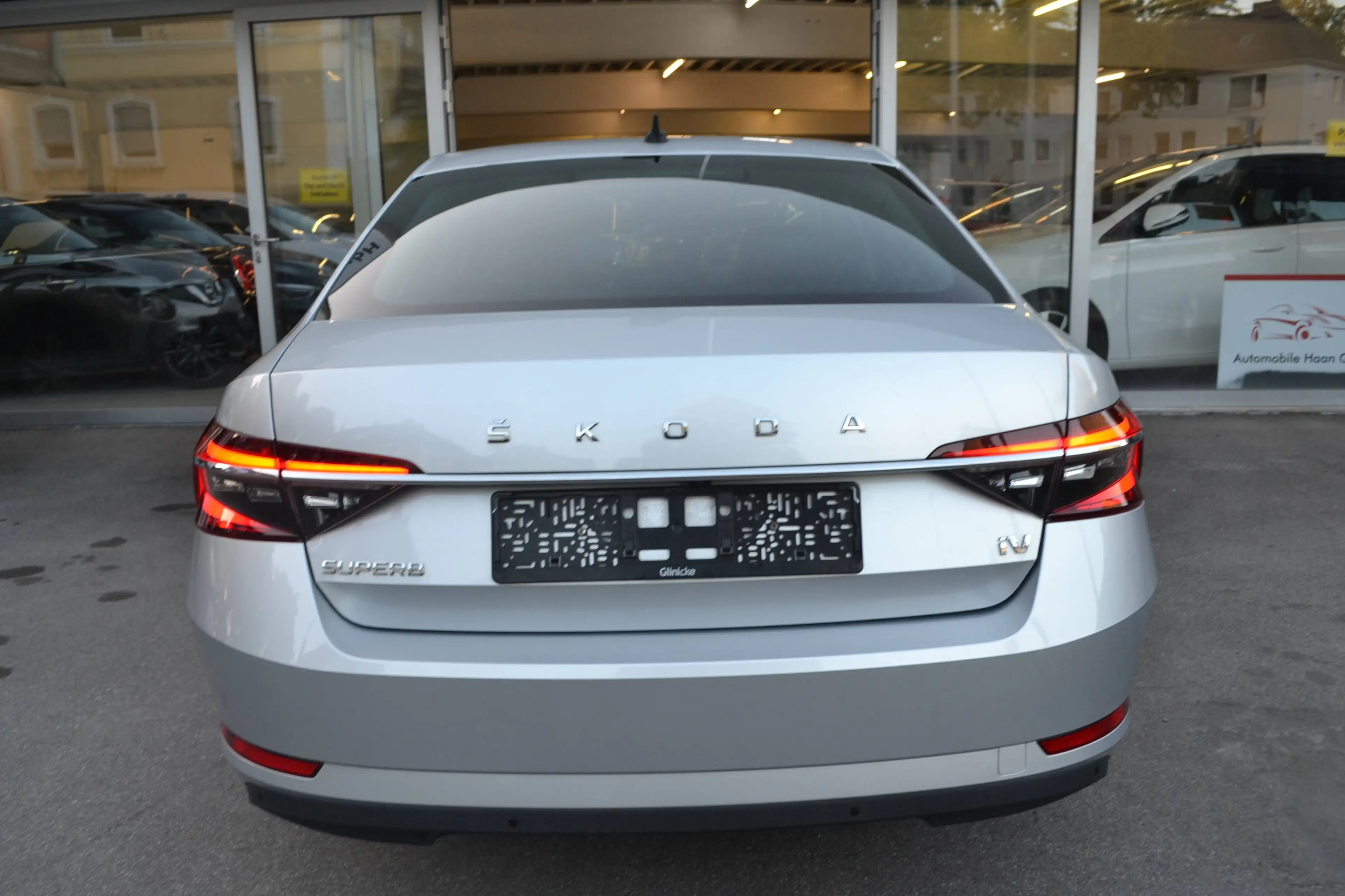 Skoda Superb Style iV *PLUG in HYBRID*LED*LEDER/ALCANTARA*VIRTUAL-COCKPIT*KAMERA*NAVIGATION*ALU19zoll* — photo 4
