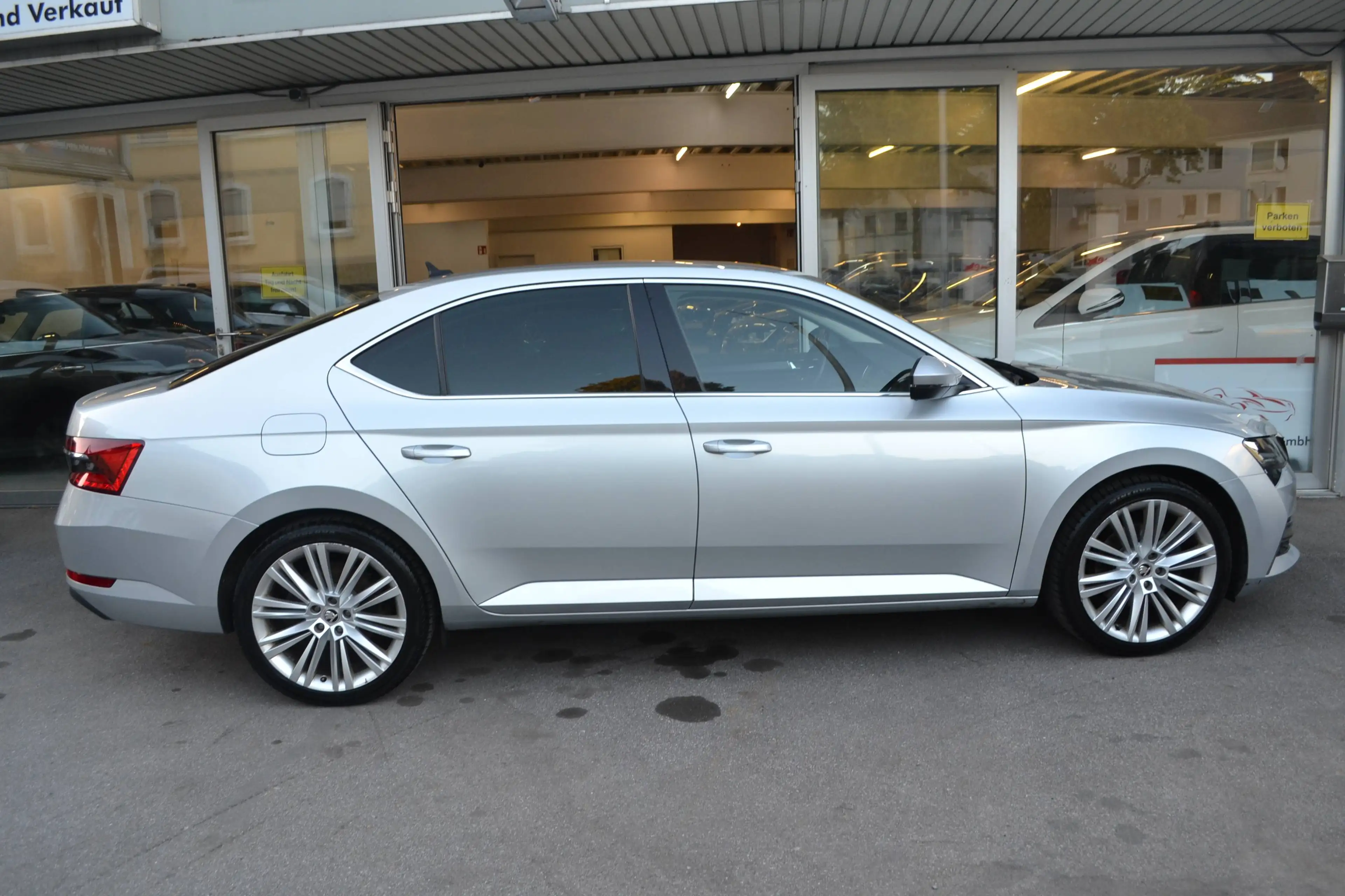 Skoda Superb Style iV *PLUG in HYBRID*LED*LEDER/ALCANTARA*VIRTUAL-COCKPIT*KAMERA*NAVIGATION*ALU19zoll* — photo 8