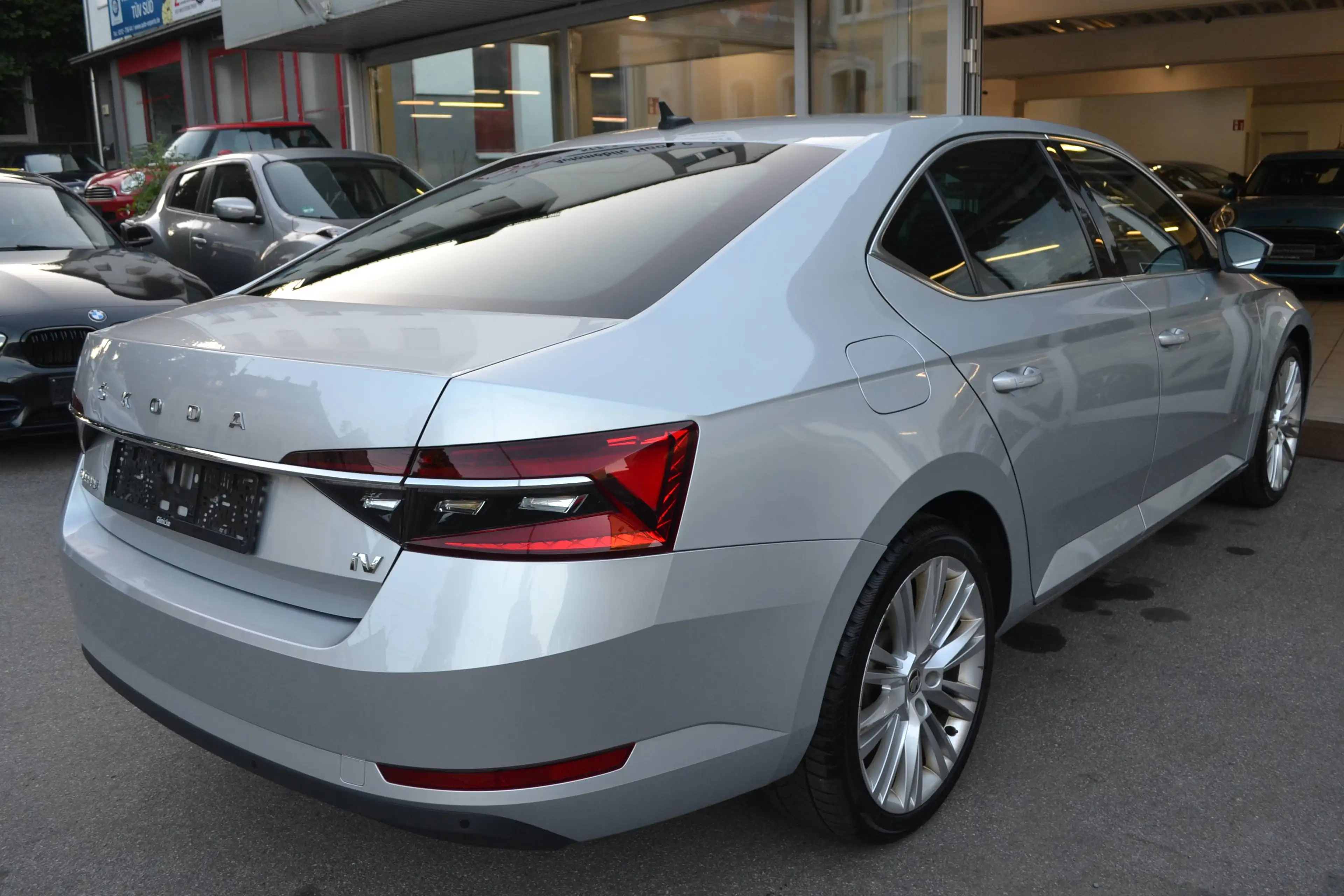 Skoda Superb Style iV *PLUG in HYBRID*LED*LEDER/ALCANTARA*VIRTUAL-COCKPIT*KAMERA*NAVIGATION*ALU19zoll* — photo 6