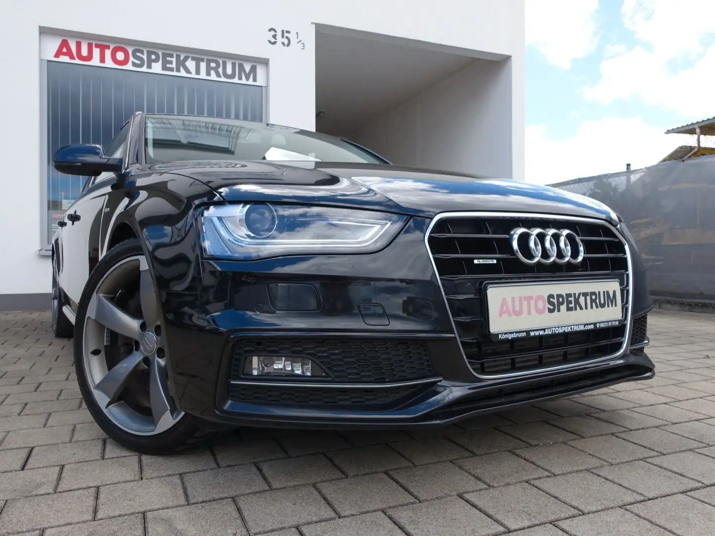 Audi A4 Avant Ambition quattro S-LINE Zwart - 1