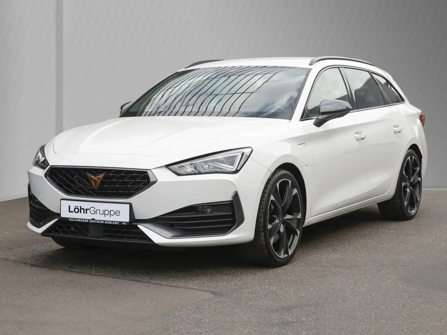 CUPRA Leon ST 1.4 TSI DSG e-Hybrid VZ Navi/LED/SHZ Weiß - 2
