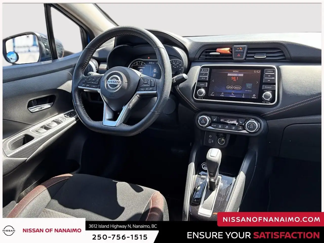 Nissan Versa снимка Nissan Versa