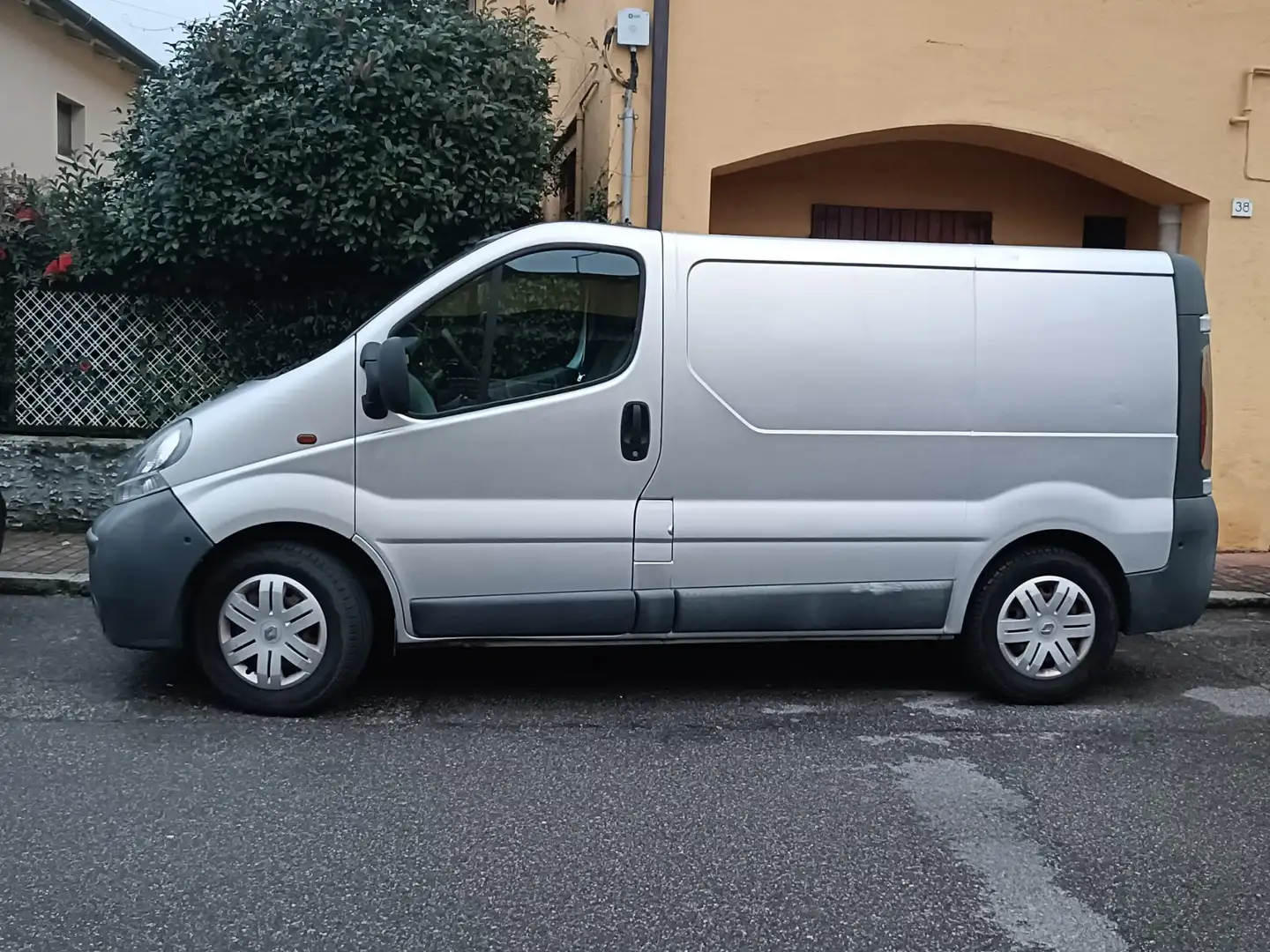 Renault Trafic Grigio - 1