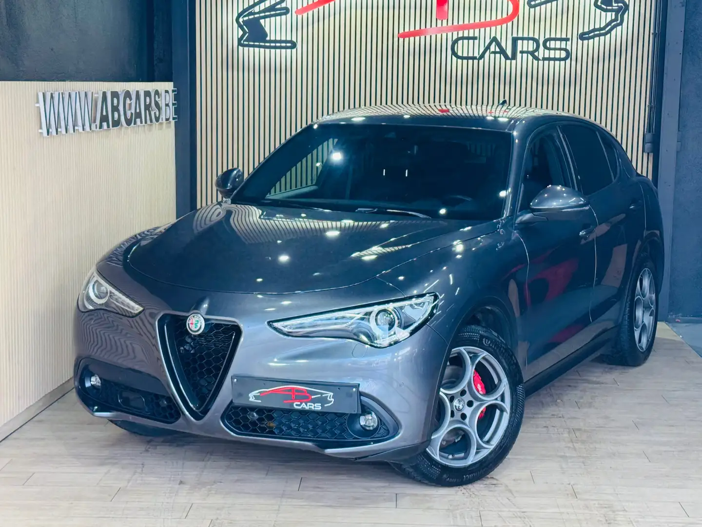 Alfa Romeo Stelvio Stelvio 2.2 JTD Sport * GARANTIE 12 MOIS * Grijs - 2
