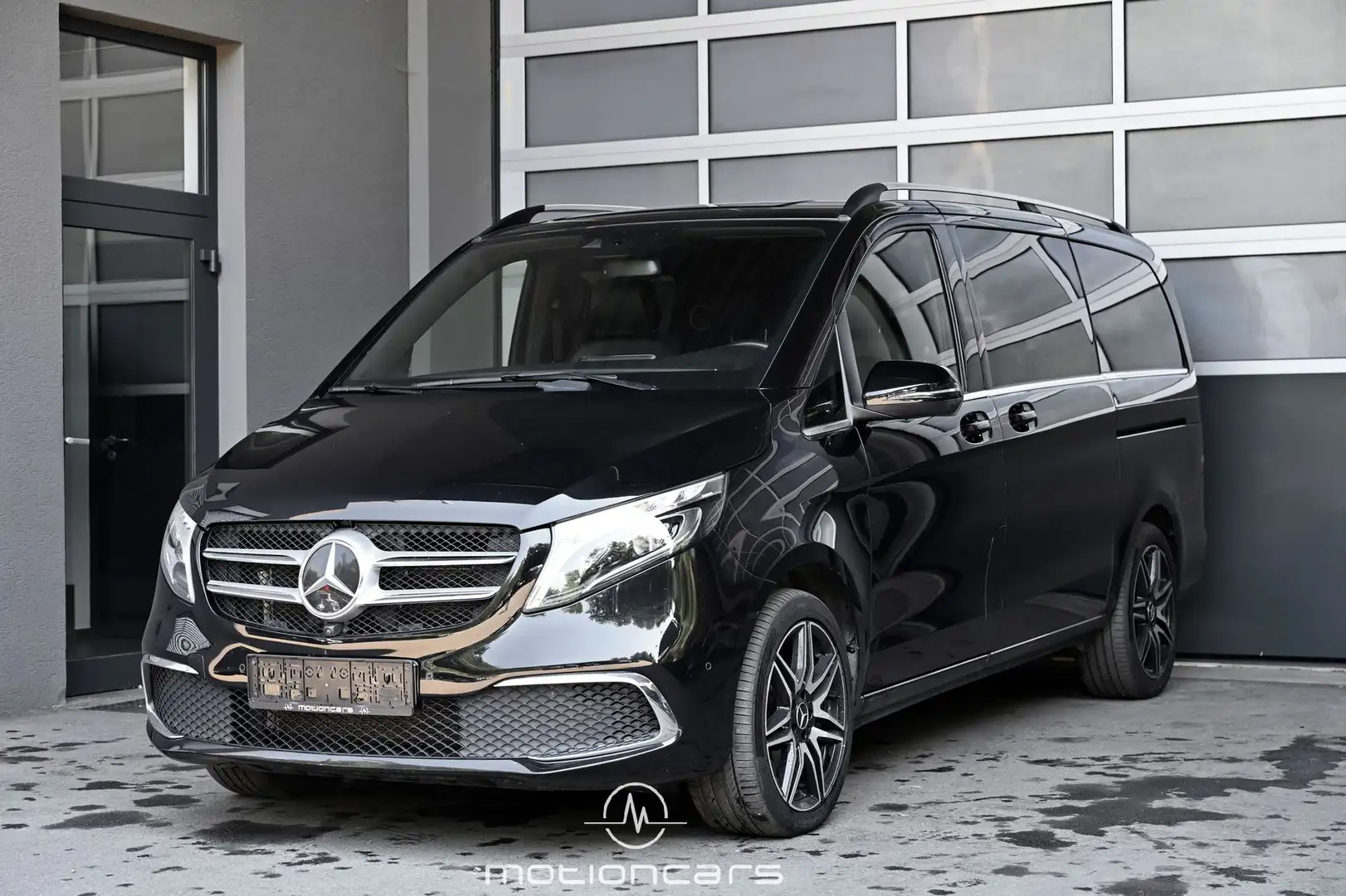 Mercedes-Benz V 220 d Avantgarde 4MATIC lang Schwarz - 1