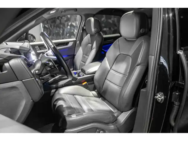 Porsche Cayenne view 4