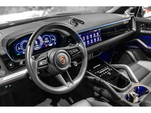Porsche Cayenne view 3