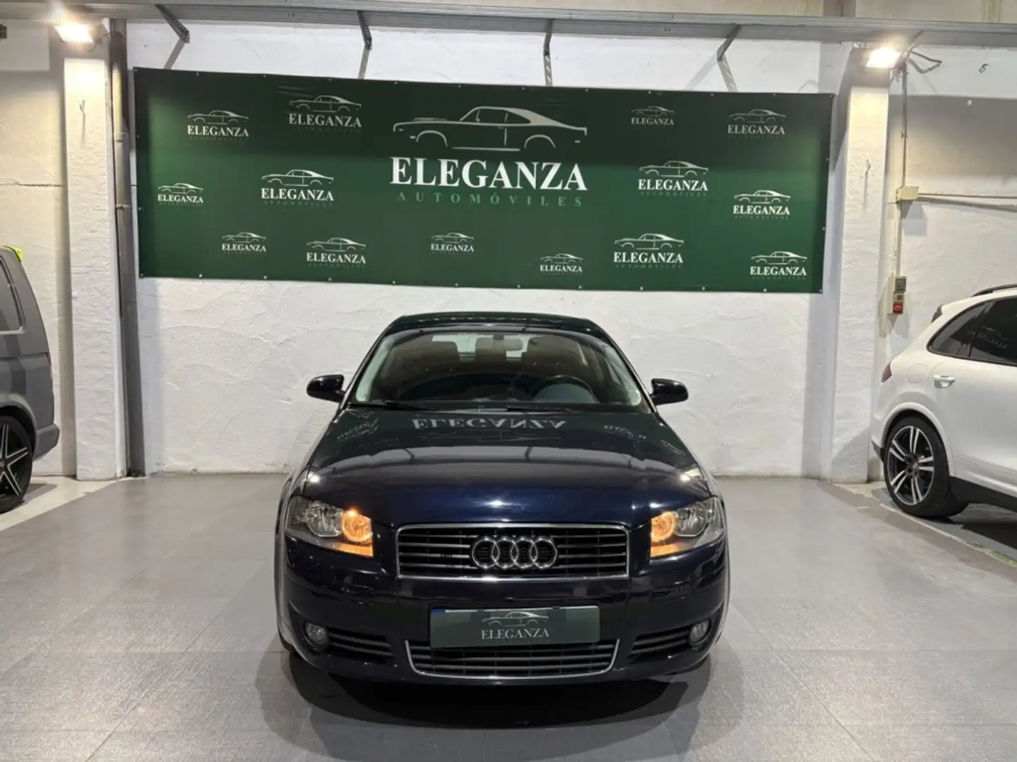 Audi A3 1.9TDI Ambiente Schwarz - 2