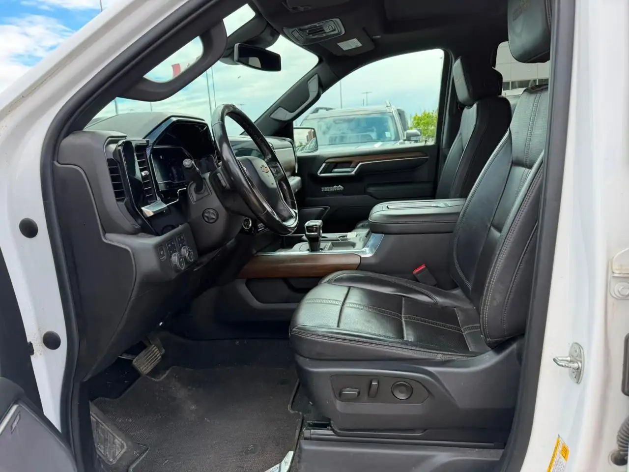 Chevrolet Silverado 1500 photo Chevrolet Silverado 1500