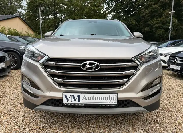 Hyundai Tucson view 2