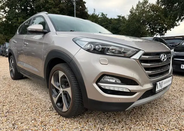 Hyundai Tucson view 3