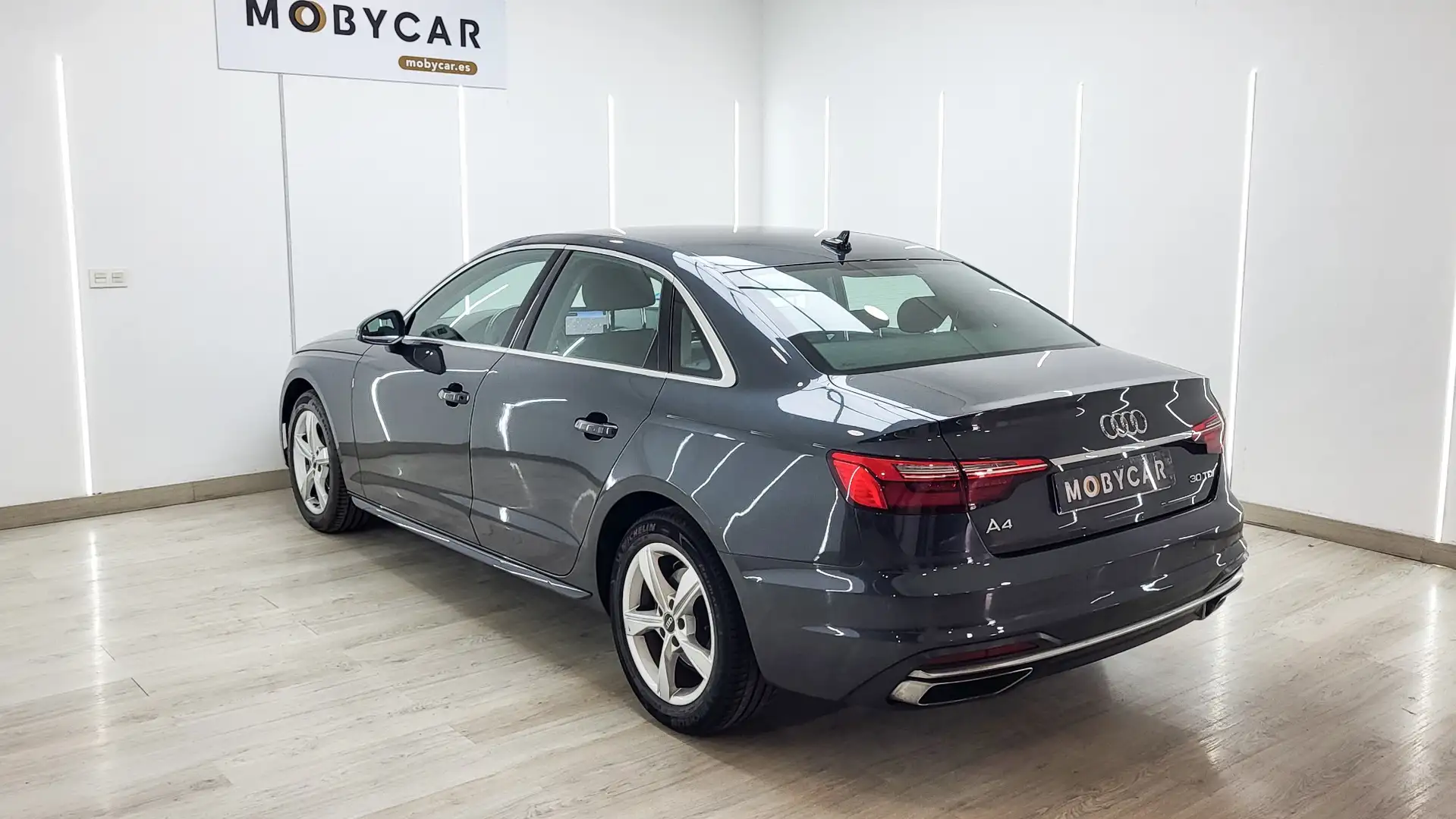 Audi A4 30 TDI Advanced S tronic 100kW Gris - 2