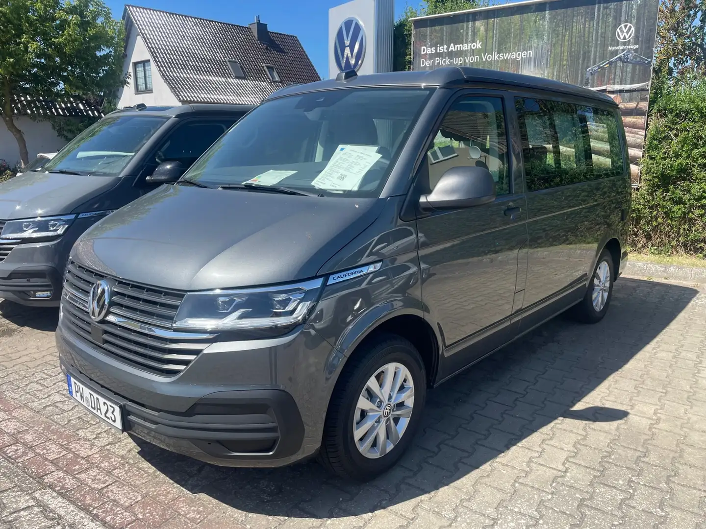 Volkswagen T6.1 California 2.0 TDI DSG Beach Camper Grau - 2